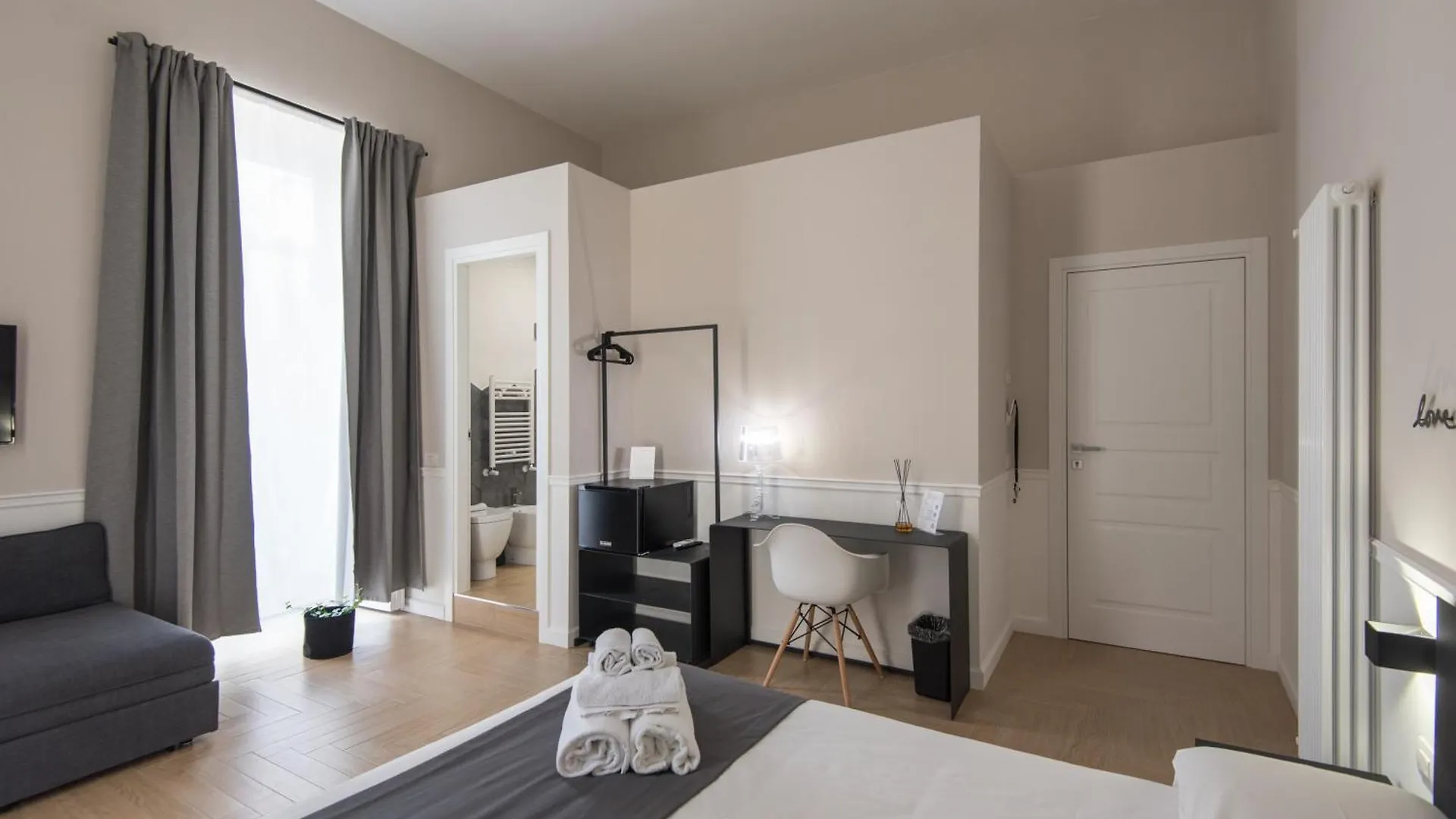 נאפולי Five Boutique Rooms 2*,  איטליה