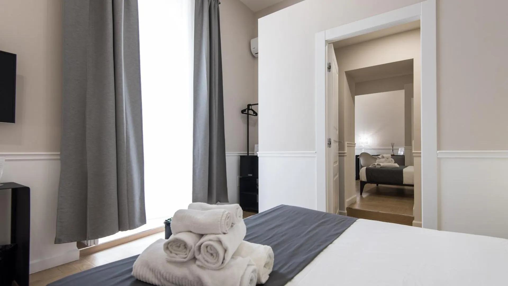 Five Boutique Rooms Naples Guest house