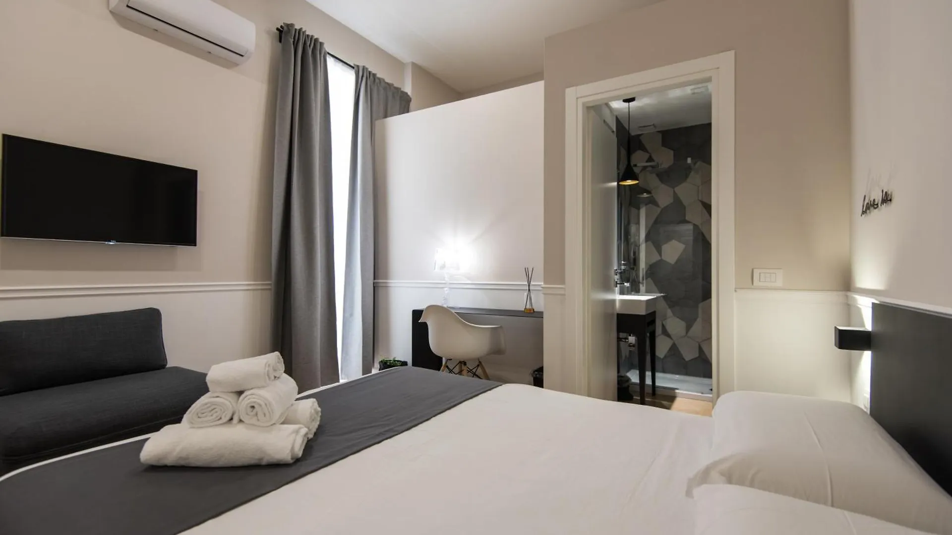 ** בית הארחה נאפולי Five Boutique Rooms איטליה