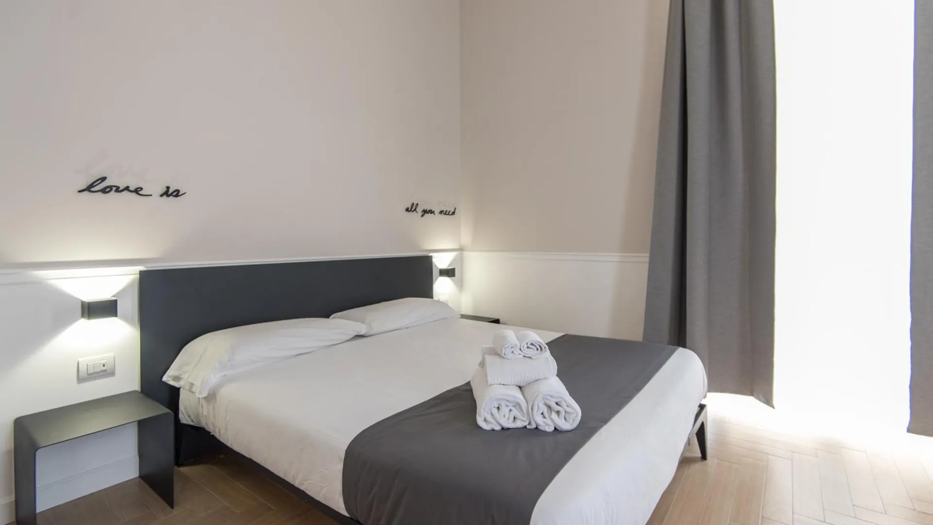 Five Boutique Rooms Naples