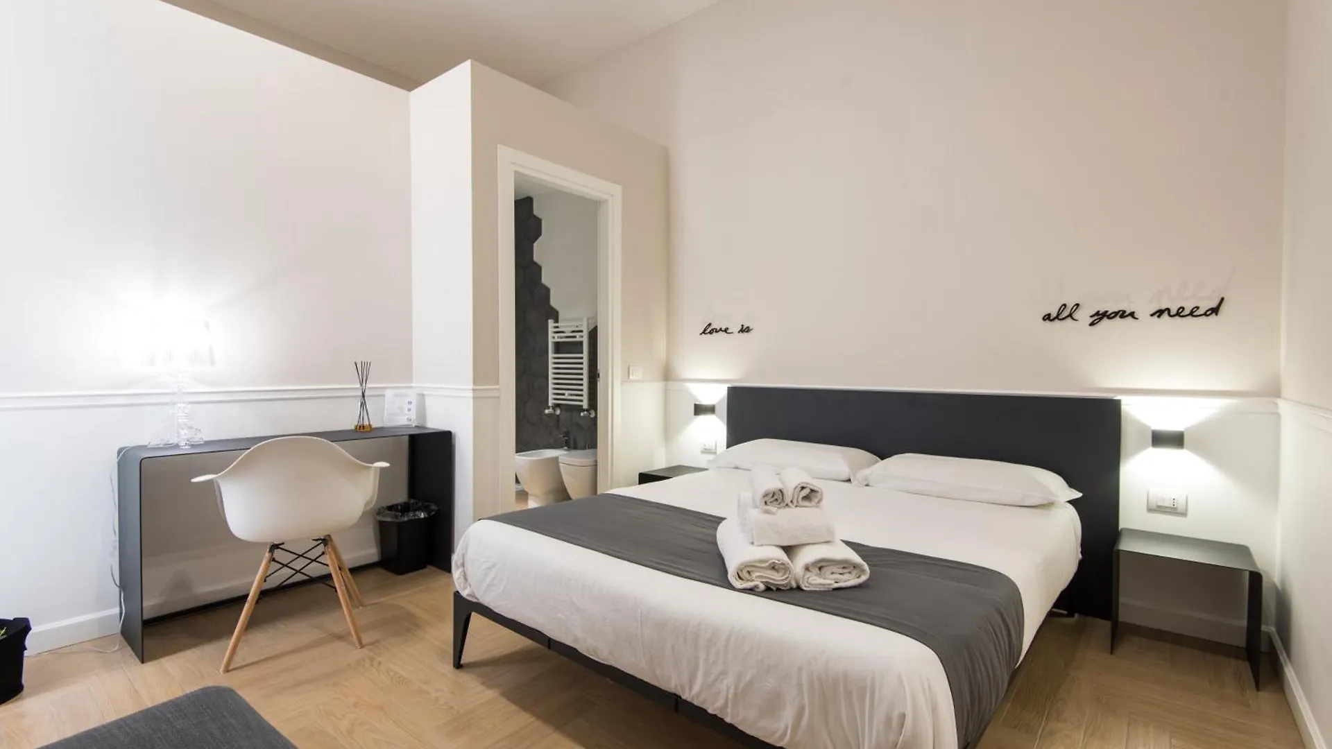נאפולי Five Boutique Rooms בית הארחה